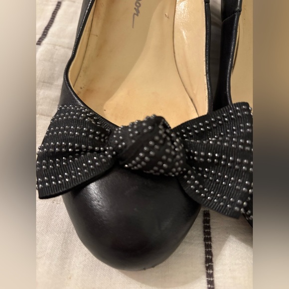 Jessica Simpson adorable black closed wedge with bows 8.5 great condition - Picture 6 of 6